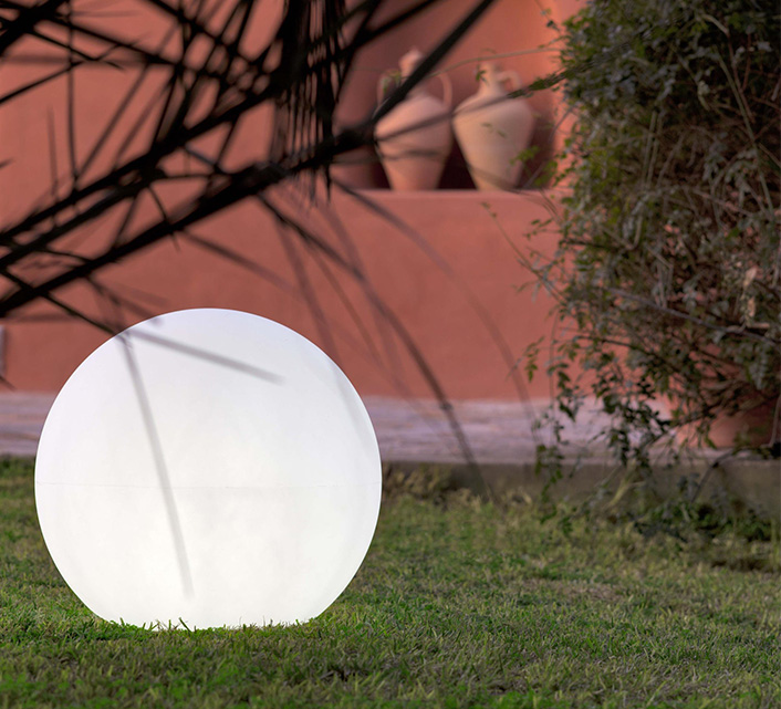Boule sphère lumineuse MOOVERE 60cm outdoor extérieur Solaire+Batterie  rechargeable LED/RGB - Cdiscount Maison