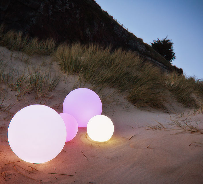 Alice'S Garden - Boule LED 30cm – Sphère décorative lumineuse, Ø30cm, blanc  chaud, commande à distance - Eclairage solaire - Rue du Commerce